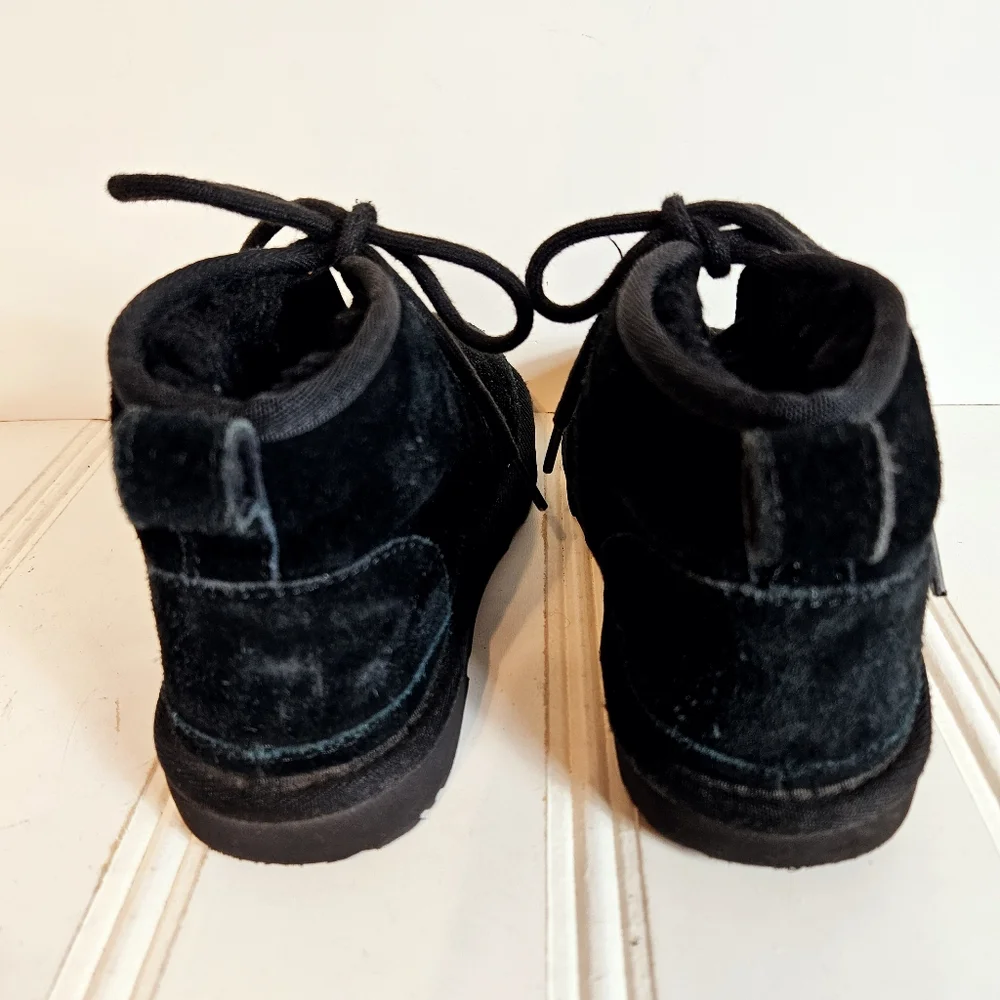 UGG Neumel II Chukka Boots Kids 1 Ankle Suede Wool Lined Lace Up Black Cozy